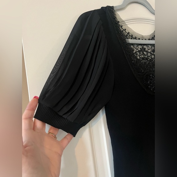 Nygard Collection Elegant Black Lace beaded Embroidery at Neckline SZ S - Picture 3 of 15